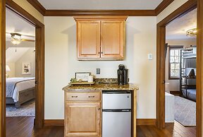 Table Rock Manor at Whitefish Bay