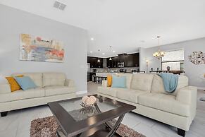 Vibrant Home With Spacious Pool!#6st5504