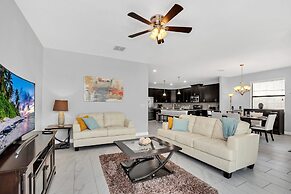 Vibrant Home With Spacious Pool!#6st5504