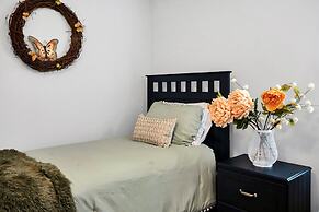 Vibrant Home With Spacious Pool!#6st5504