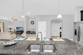 Vibrant Home With Spacious Pool!#6st5504