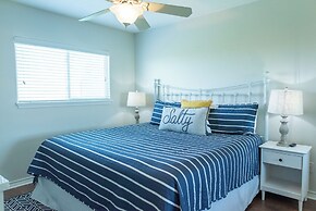 Ad651-sunny and Chairs