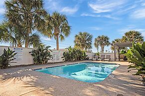 Avg307- The Hideaway