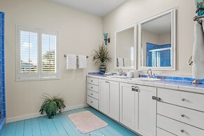 Avg307- The Hideaway