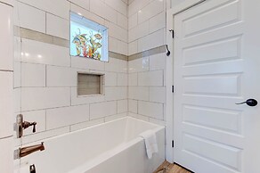 Ipe126-postcard From Paradise