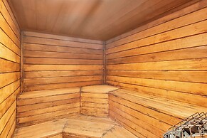 Npi152-toes In The Water