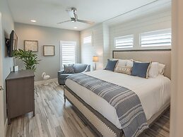 Ipe8125-all Decked Out