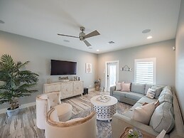 Ipe8125-all Decked Out