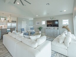 Ipe8125-all Decked Out