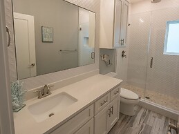 Ipe8125-all Decked Out