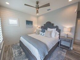 Ipe8125-all Decked Out