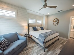 Ipe8125-all Decked Out