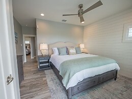 Ipe8125-all Decked Out