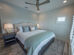 Ipe8125-all Decked Out