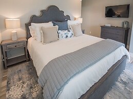 Ipe8125-all Decked Out