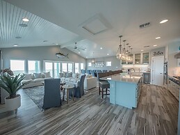 Ipe8125-all Decked Out