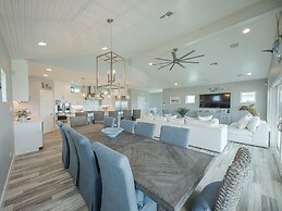 Ipe8125-all Decked Out