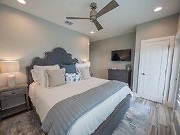 Ipe8125-all Decked Out