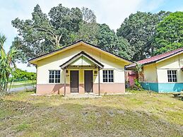 OYO 90657 D'ambang Resort