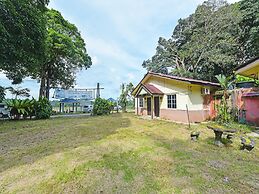 OYO 90657 D'ambang Resort