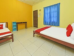 OYO 90657 D'ambang Resort