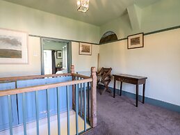 Aluric's Hall
