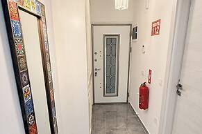 Hot Tub- Fireplace- Pets- Sleeps 9- Parking- Pool