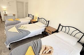 Hot Tub- Fireplace- Pets- Sleeps 9- Parking- Pool