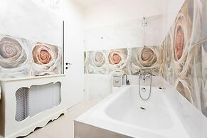 Vienna Christmas Market Rooftop Dollhouse 4 Couple