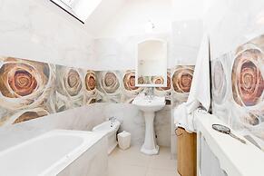 Vienna Christmas Market Rooftop Dollhouse 4 Couple