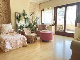 Vienna Christmas Market Rooftop Dollhouse 4 Couple