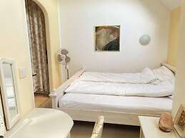 Vienna Christmas Market Rooftop Dollhouse 4 Couple