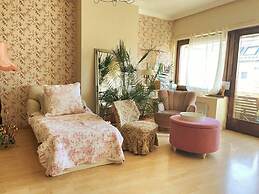 Vienna Christmas Market Rooftop Dollhouse 4 Couple