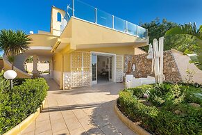 2536 Villa Degli Eucalipti by Barbarhouse