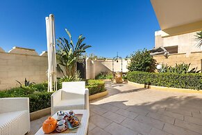 2536 Villa Degli Eucalipti by Barbarhouse