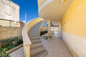 2536 Villa Degli Eucalipti by Barbarhouse