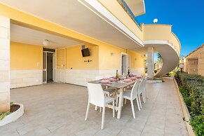 2536 Villa Degli Eucalipti by Barbarhouse