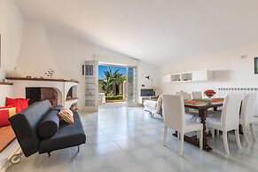 2536 Villa Degli Eucalipti by Barbarhouse