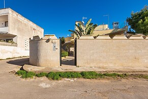 2536 Villa Degli Eucalipti by Barbarhouse