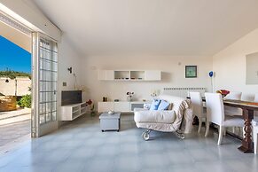 2536 Villa Degli Eucalipti by Barbarhouse