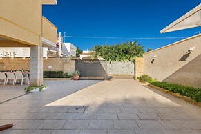 2536 Villa Degli Eucalipti by Barbarhouse