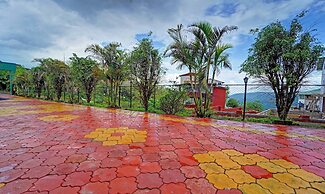 Treebo Kuber Palace With a Swimming Pool
