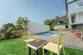 Treebo Kuber Palace With a Swimming Pool