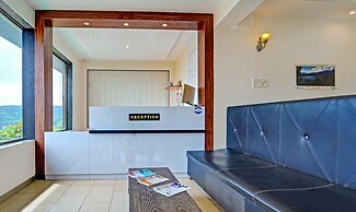 Treebo Kuber Palace With a Swimming Pool