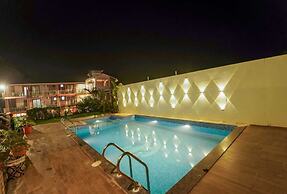 Treebo Kuber Palace With a Swimming Pool