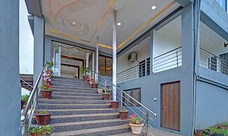 Treebo Kuber Palace With a Swimming Pool