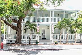 The Porch on Frances Inn