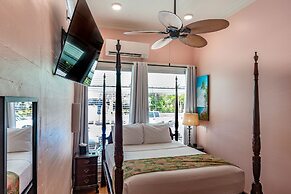 The Porch on Frances Inn