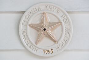 The Porch on Frances Inn