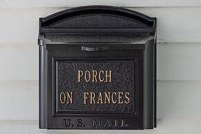 The Porch on Frances Inn